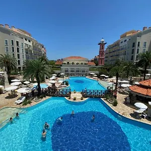 Jurere Internacional Il Campanario Hotel